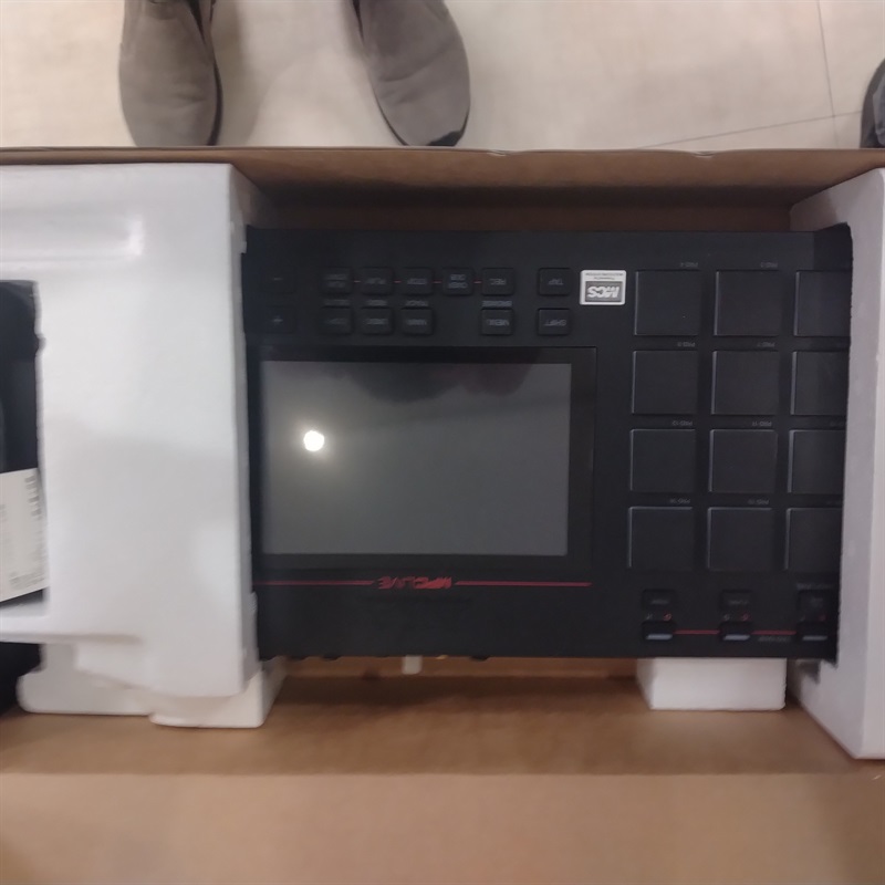 AKAI MPC-Liveの画像
